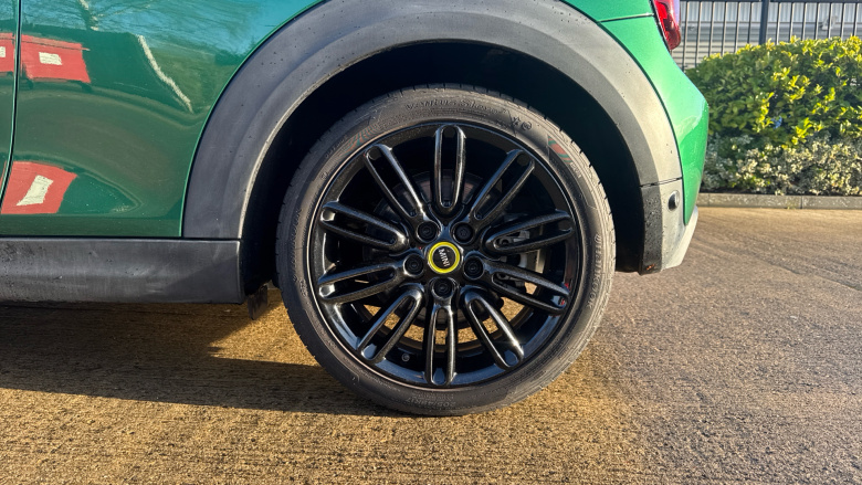 MINI Hatchback 135kW Cooper S Level 2 33kWh 3dr Auto Electric Hatchback